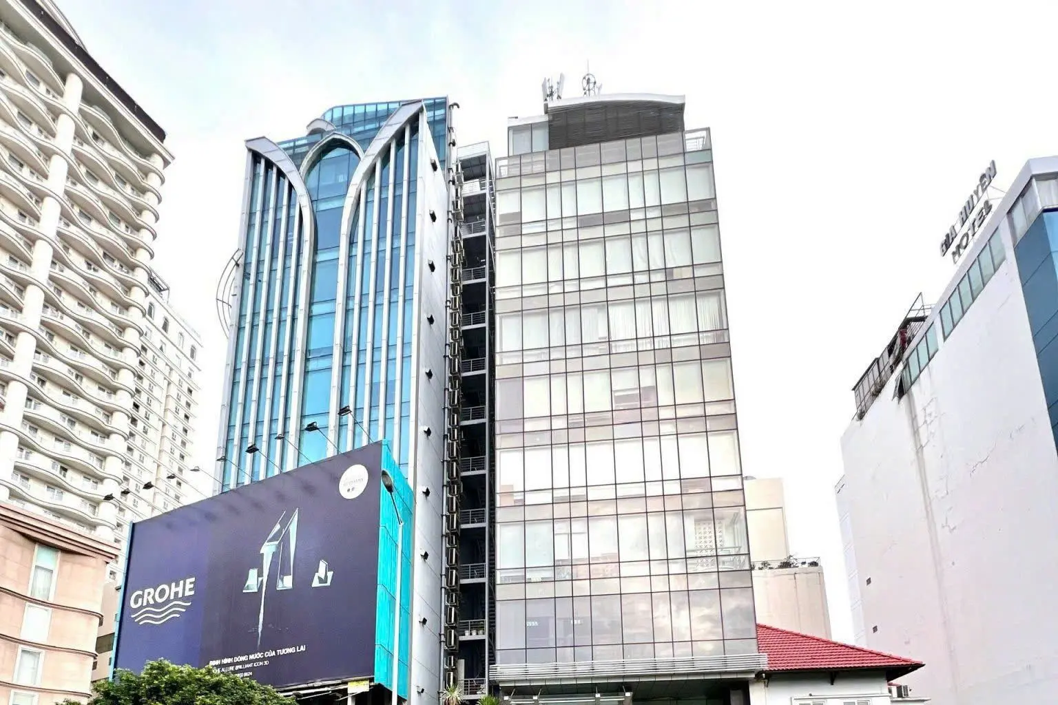 Cao ốc văn phòng trên trục Lý Chính Thắng, TP. Hồ Chí Minh